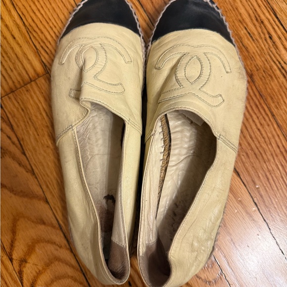 CHANEL Cream and Black Espadrilles - Picture 1 of 3